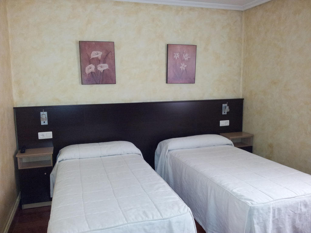 Alojamientos Rio Cares Leon Room photo
