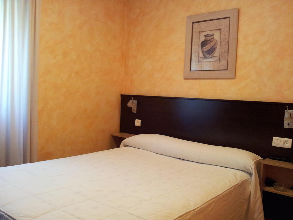 Alojamientos Rio Cares Leon Room photo